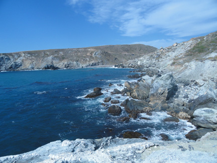 Figure 2. Tectonic blocks exposed along the coast of Santa Catalina Island, CA. Photo credit: Sarah Penniston-Dorland.